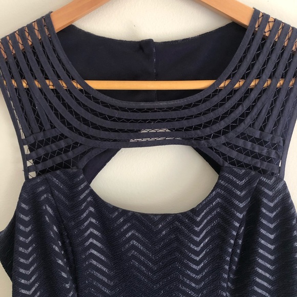 GUESS dress - Picture 3 of 4